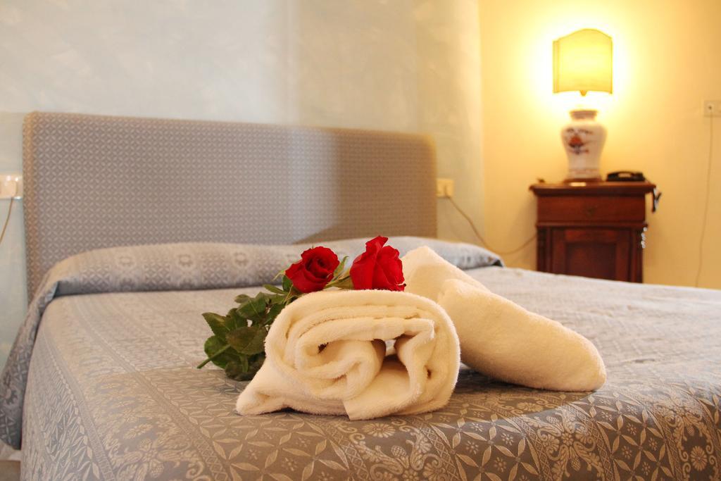 Gemini Camere E Suites Grosseto Oda fotoğraf