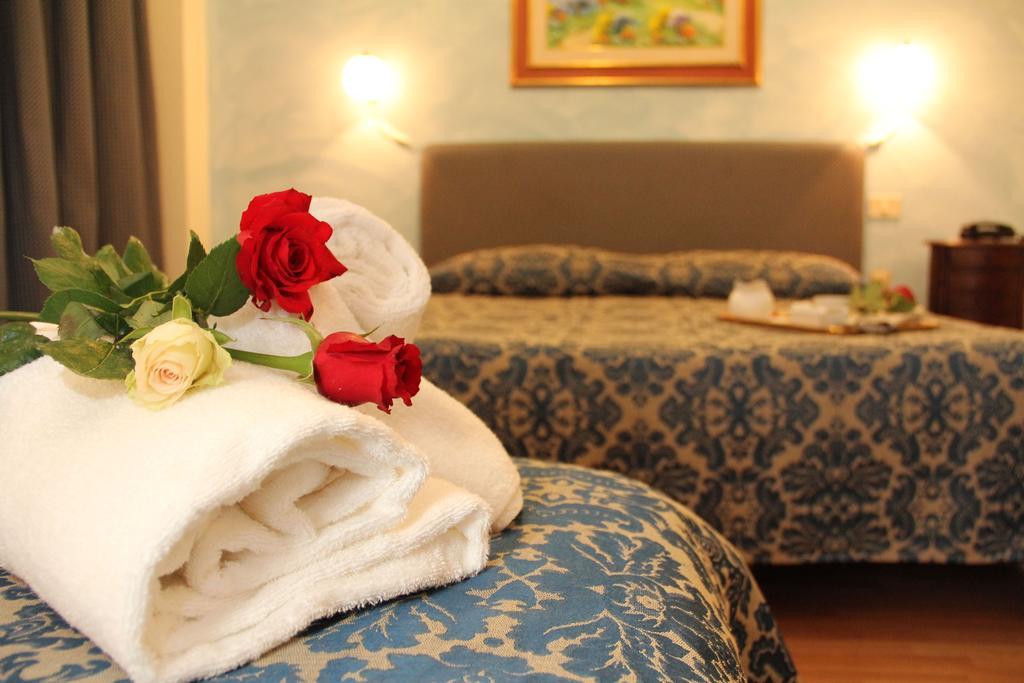 Gemini Camere E Suites Grosseto Oda fotoğraf