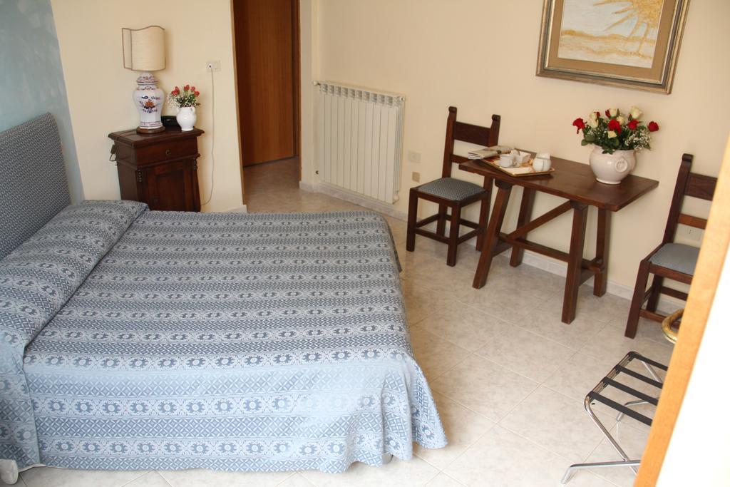 Gemini Camere E Suites Grosseto Oda fotoğraf