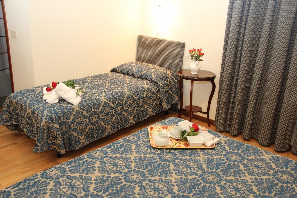 Gemini Camere E Suites Grosseto Oda fotoğraf